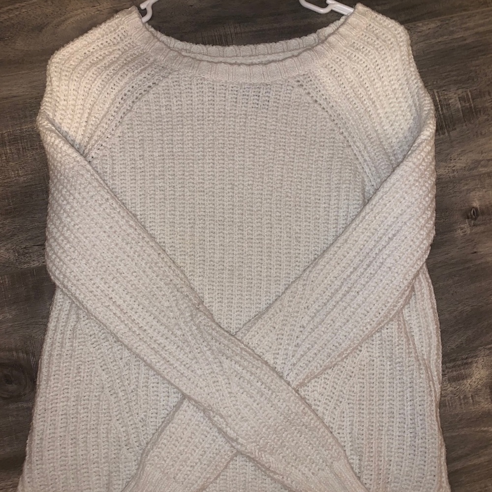Small American Eagle White sweater